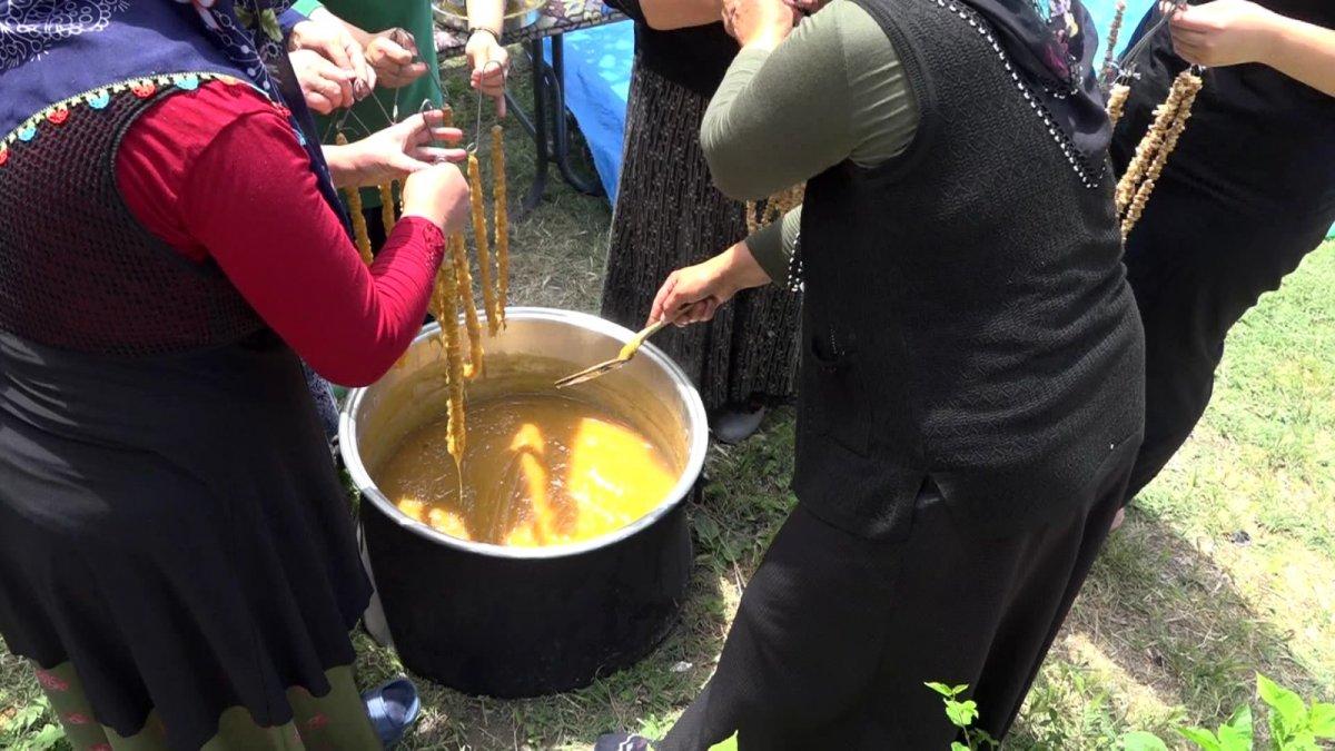 Artvinli kadınlar pestil ve köme için çalışmalara başladı