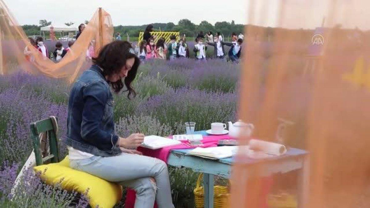 Edirneli ressamlar mor lavanta tarlalarını çizdi