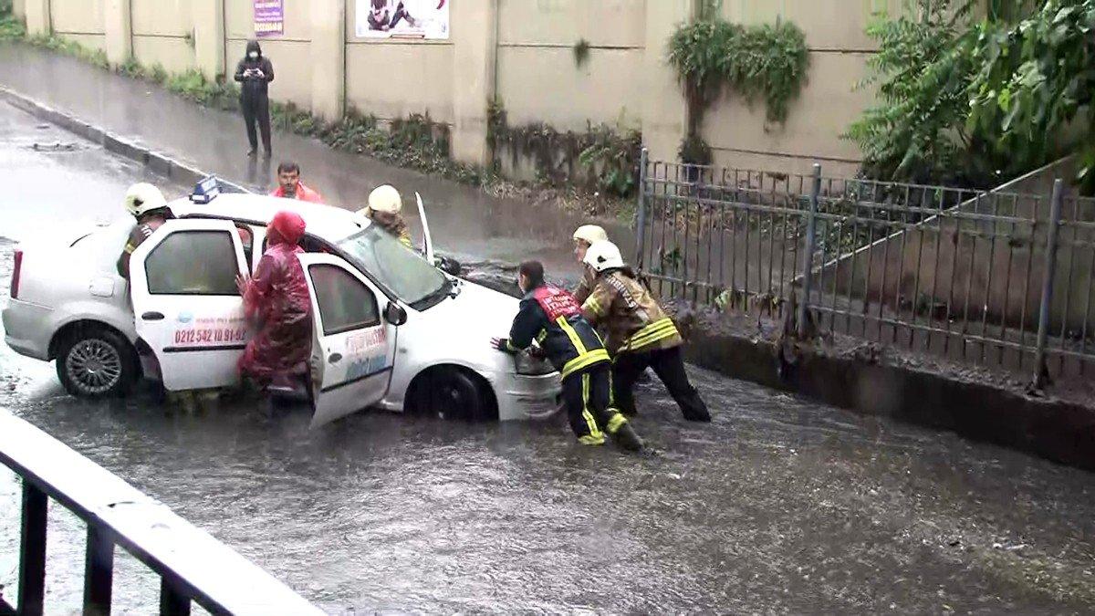 İstanbul'da sağanak hayatı felç etti