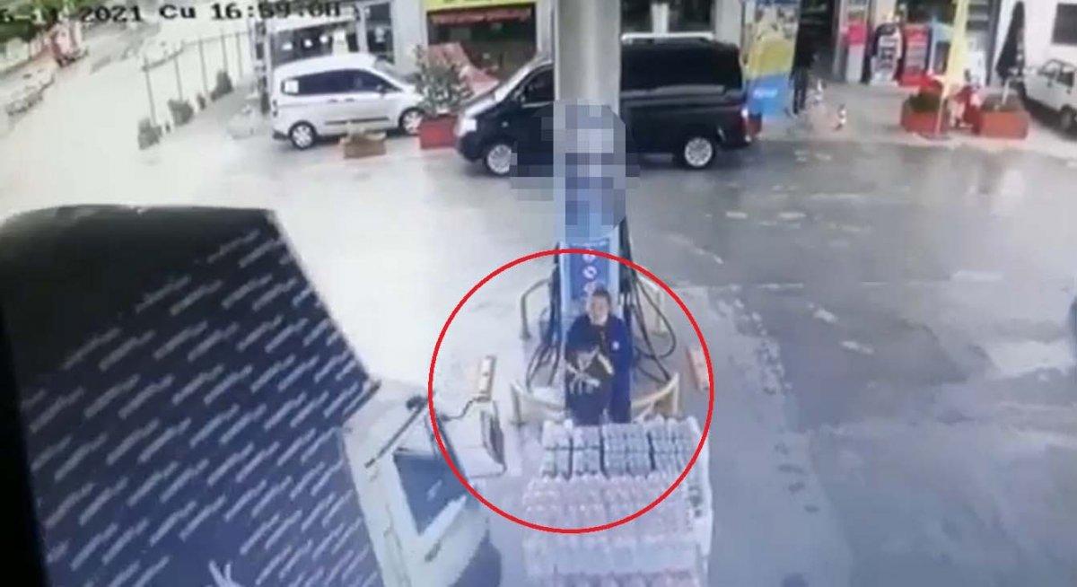 Ankara'da kamyonet yakıt istasyonuna daldı