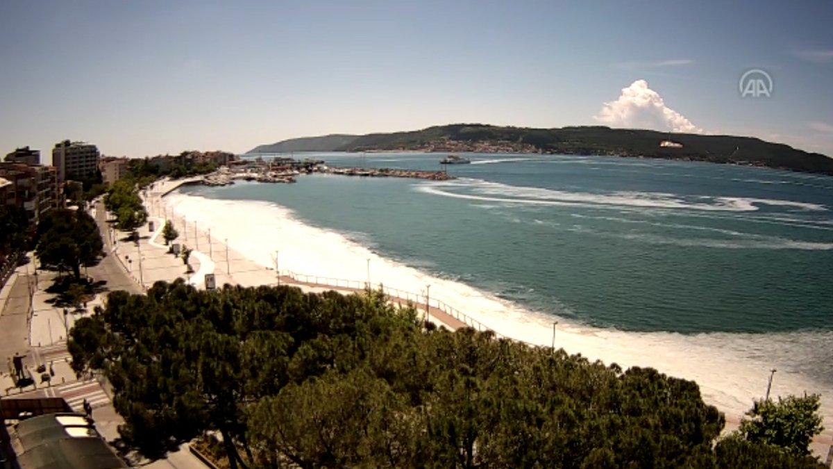 Çanakkale'de müsilajın sahilde yoğunlaşma anı böyle görüntülendi