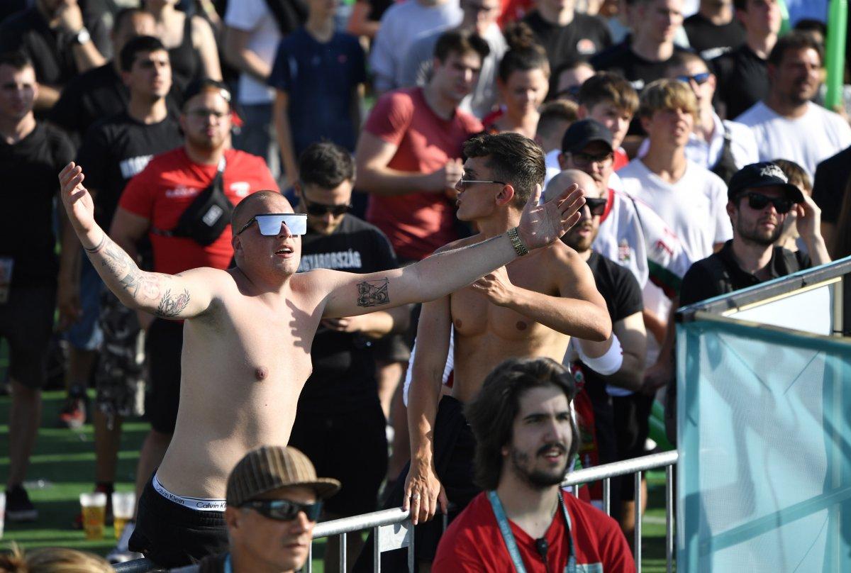 Macaristan-Portekiz maçında tribünlerde renkli görüntüler oluştu