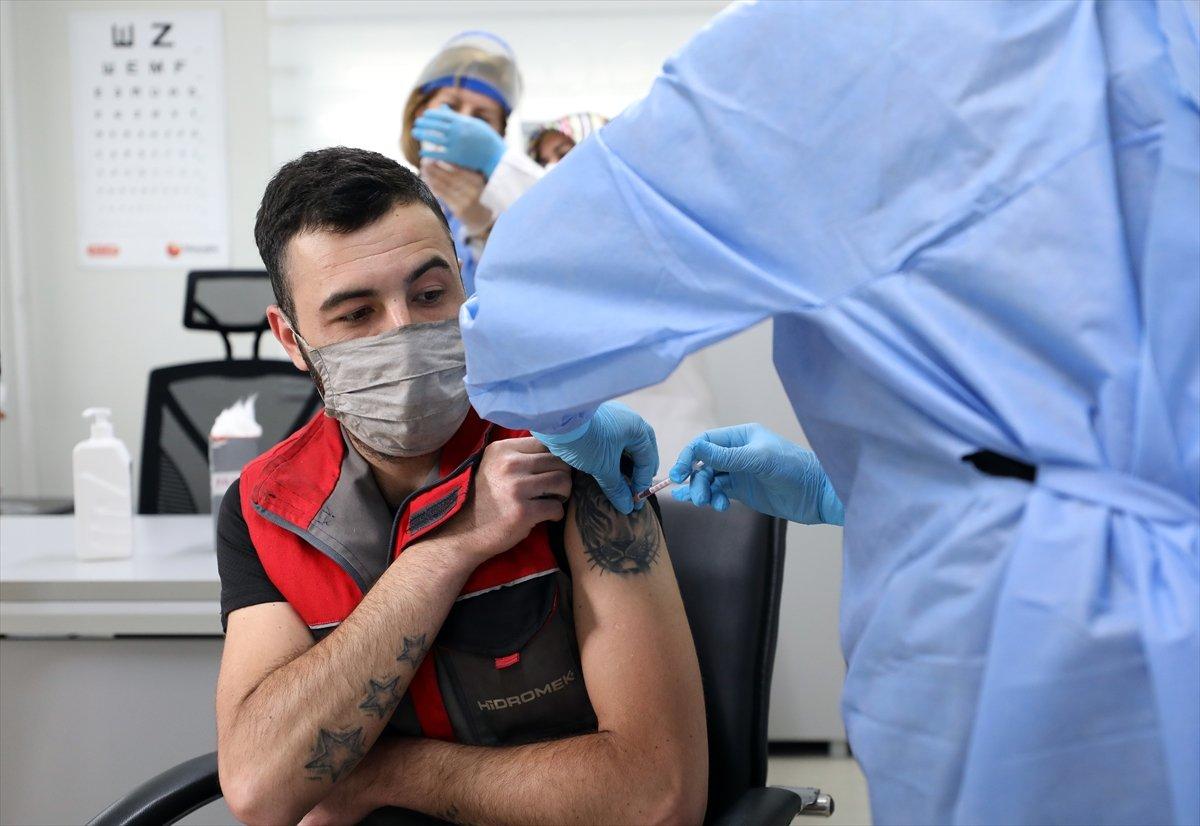 Ankara'da mobil sağlık ekipleri 'yerinde aşı' uygulamasını başlattı