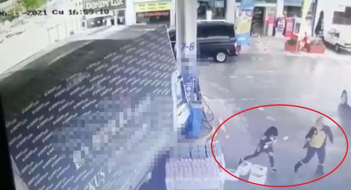 Ankara'da kamyonet yakıt istasyonuna daldı