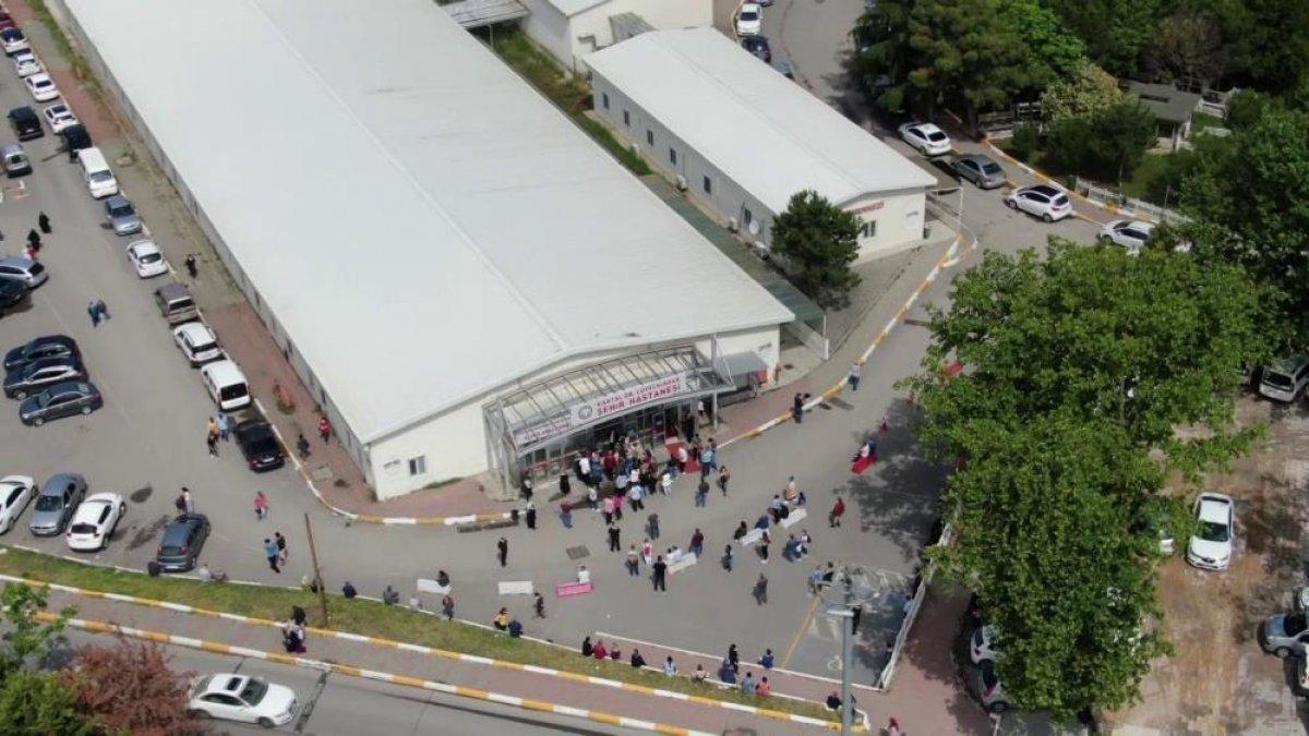 Kartal'da aşı yoğunluğu drone ile görüntülendi