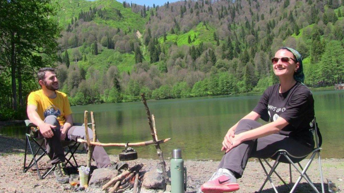 Borçka Karagöl Tabiat Parkı'na ziyaretçi akını