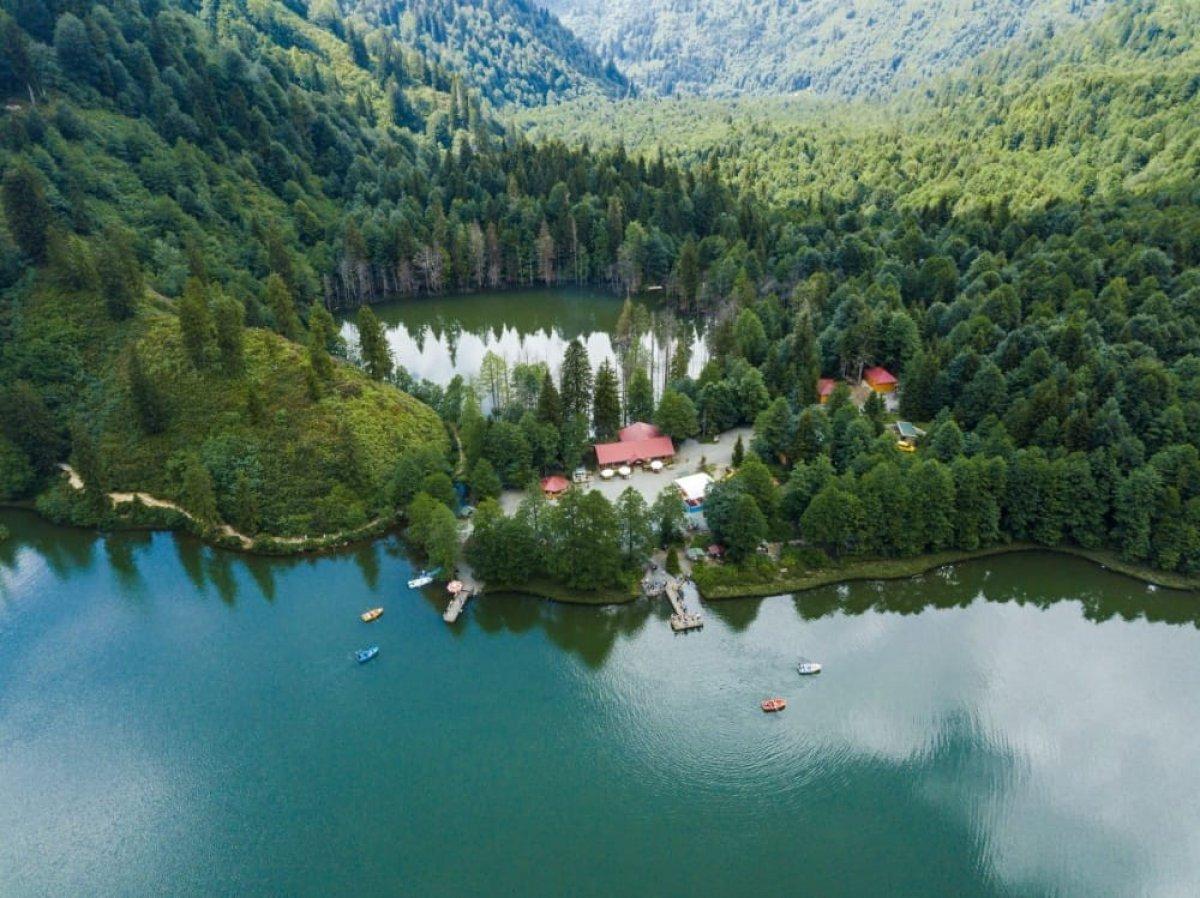 Borçka Karagöl Tabiat Parkı'na ziyaretçi akını