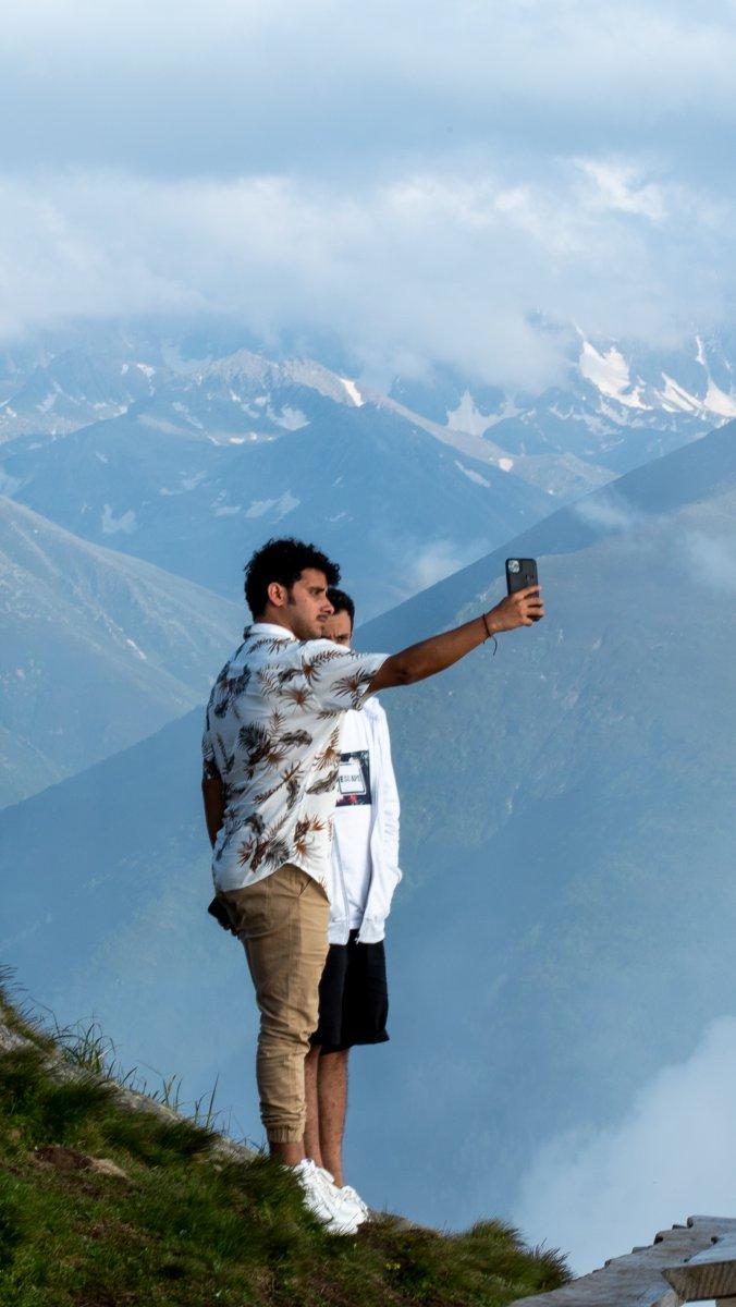 Bulutların üzerindeki Huser Yaylası'nın büyüleyen güzelliği