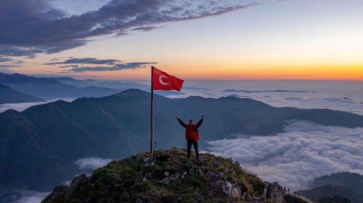 Bulutların üzerindeki Huser Yaylası'nın büyüleyen güzelliği