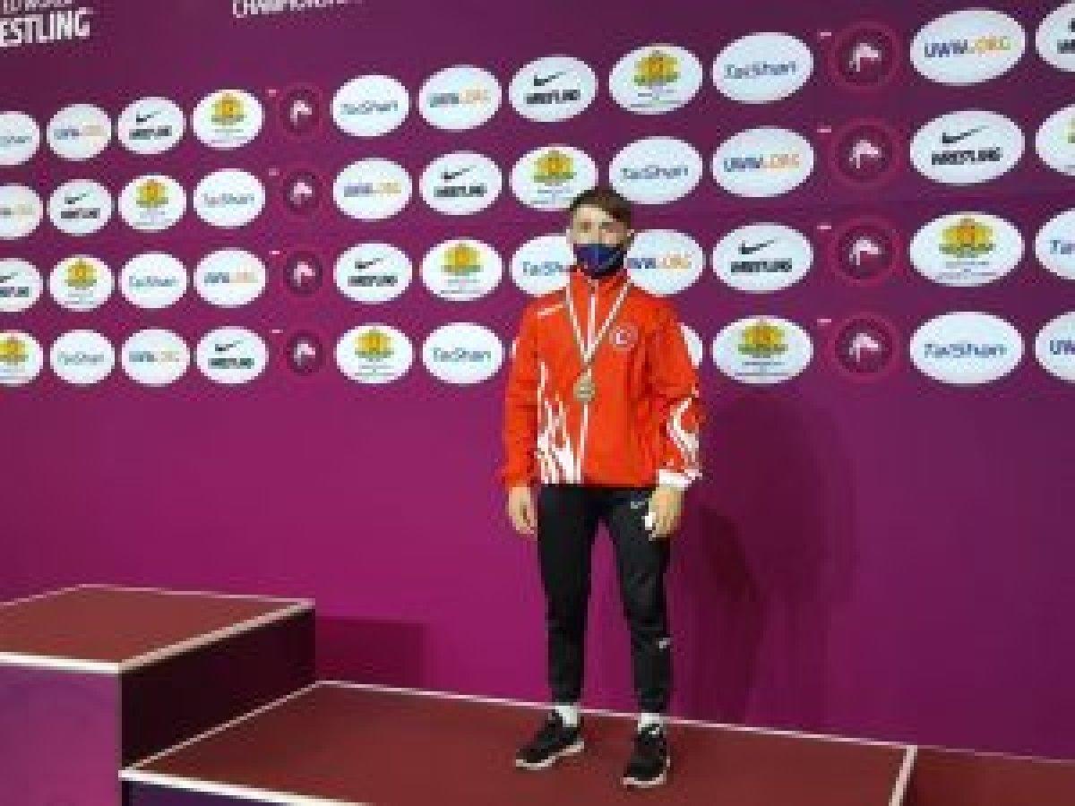 Avrupa Yıldızlar Güreş Şampiyonası'nda millilerimizden 2 bronz madalya