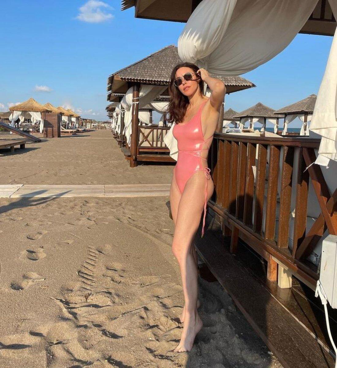 Defne Samyeli tatilde