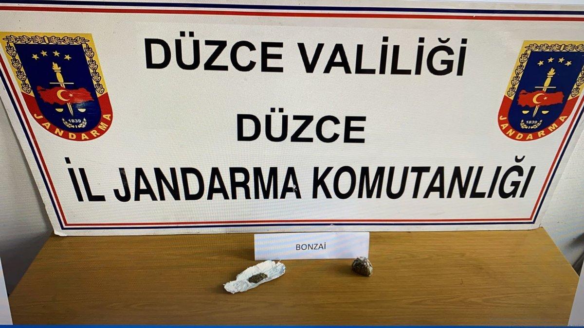 Düzce'de çiçekçide bonzai operasyonu