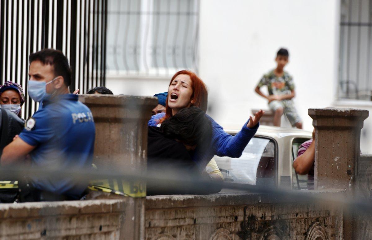 Antalya'da balkondan halı silkelerken düşüp, öldü