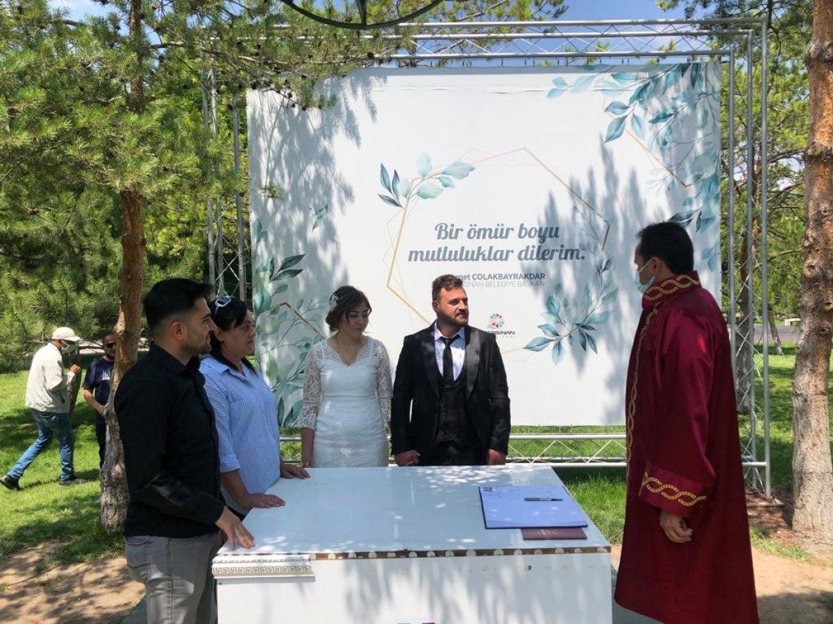 Kademeli normalleşmede sıra alamayan çiftlere müftülük nikahı