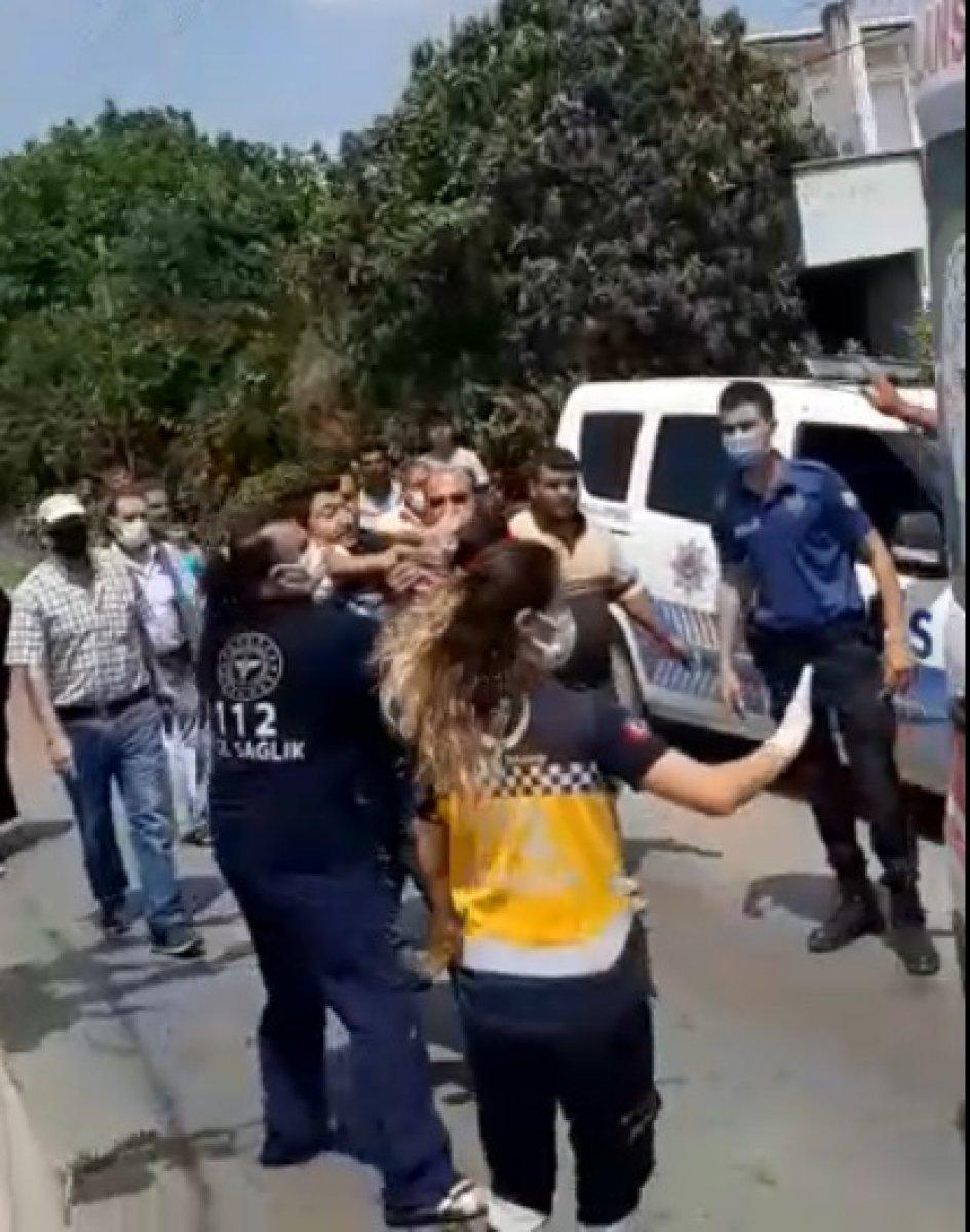 Mersin’de servis şoförü suya düşen çocuğu kurtardı