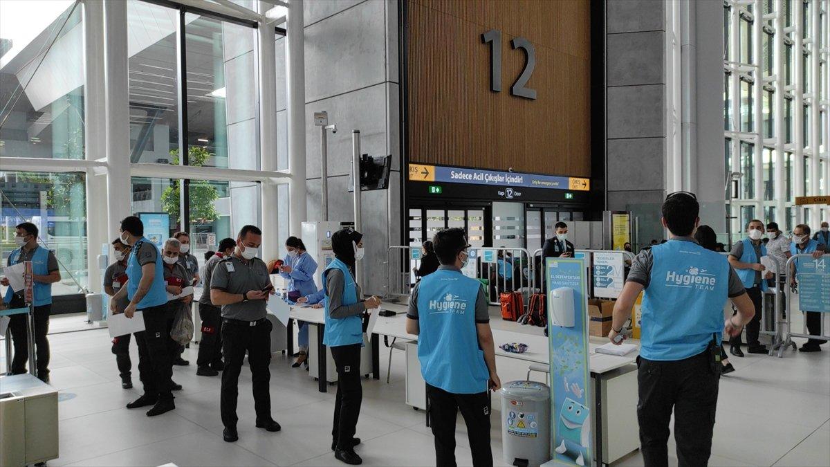 İstanbul Havalimanı'nda aşı merkezi hizmete açıldı