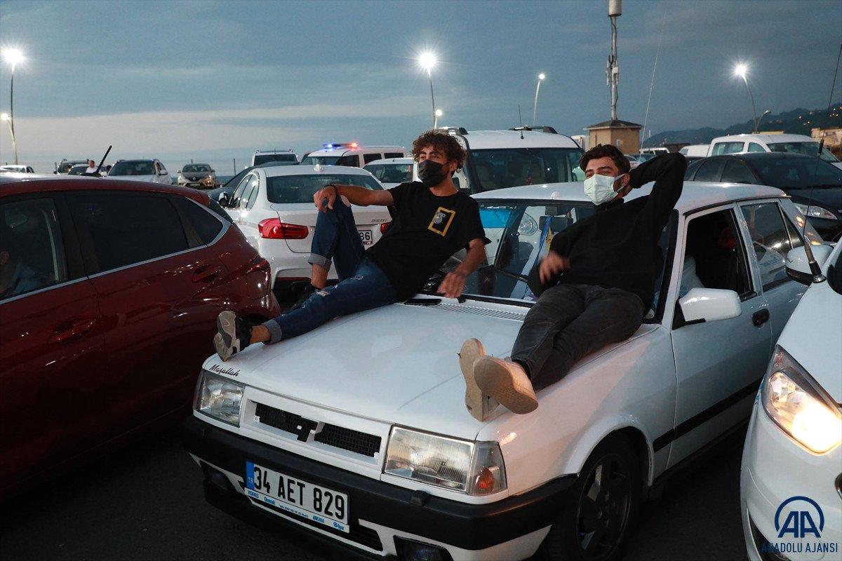 Rize’de arabalı sinema etkinliğine geniş katılım