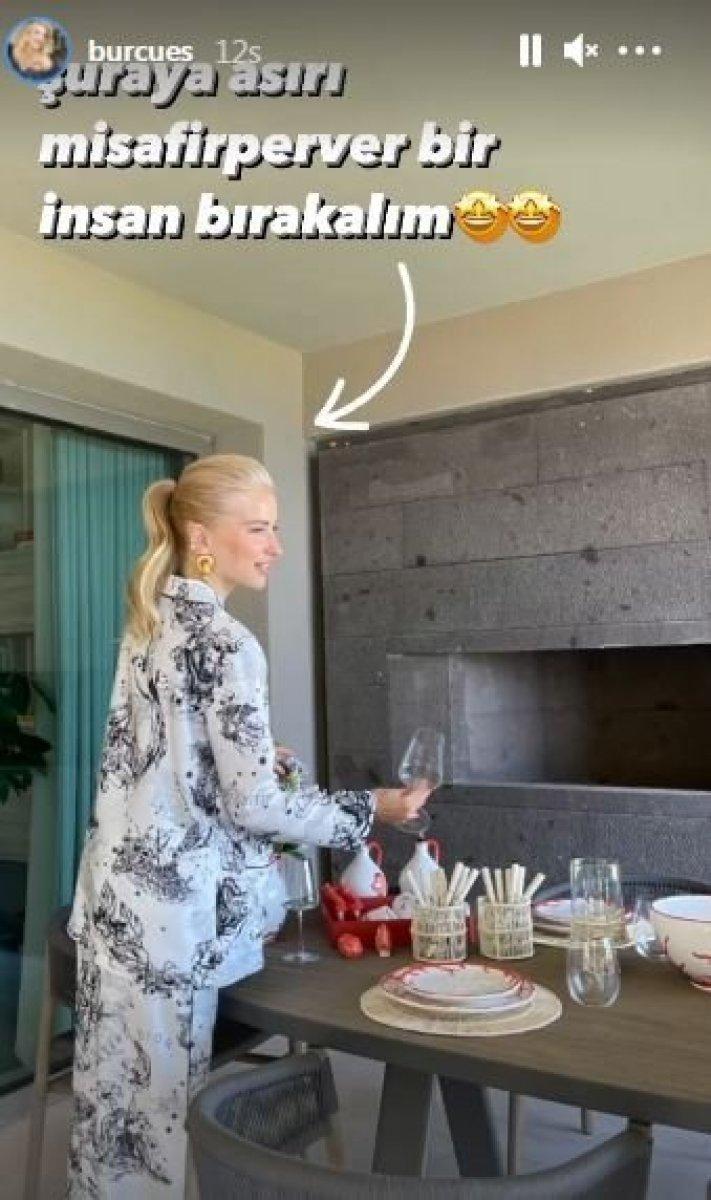 Burcu Esmersoy’un deniz manzaralı evi