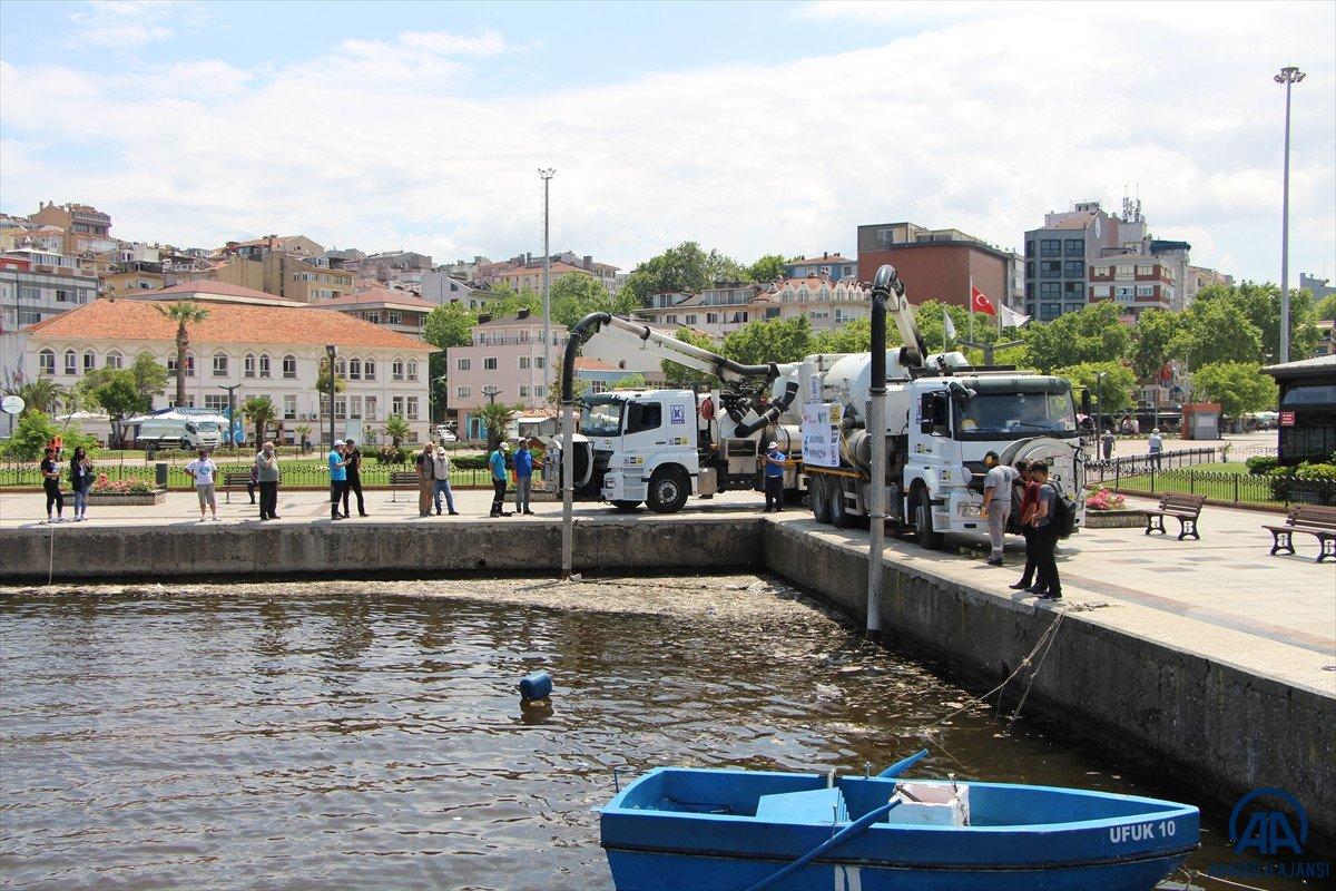 Balıkesir'de müsilaj temizleme çalışmaları devam ediyor