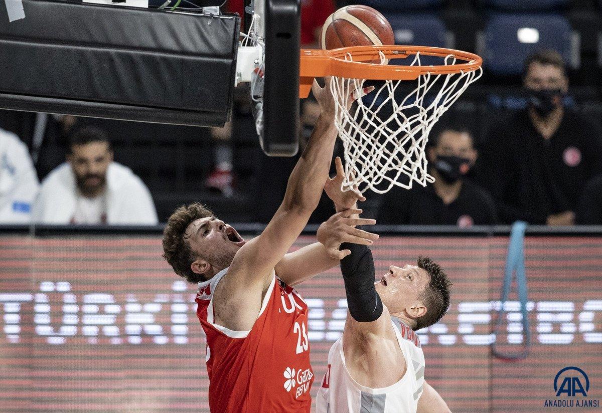 A Milli Basketbol Takımımız Rusya'yı farklı mağlup etti