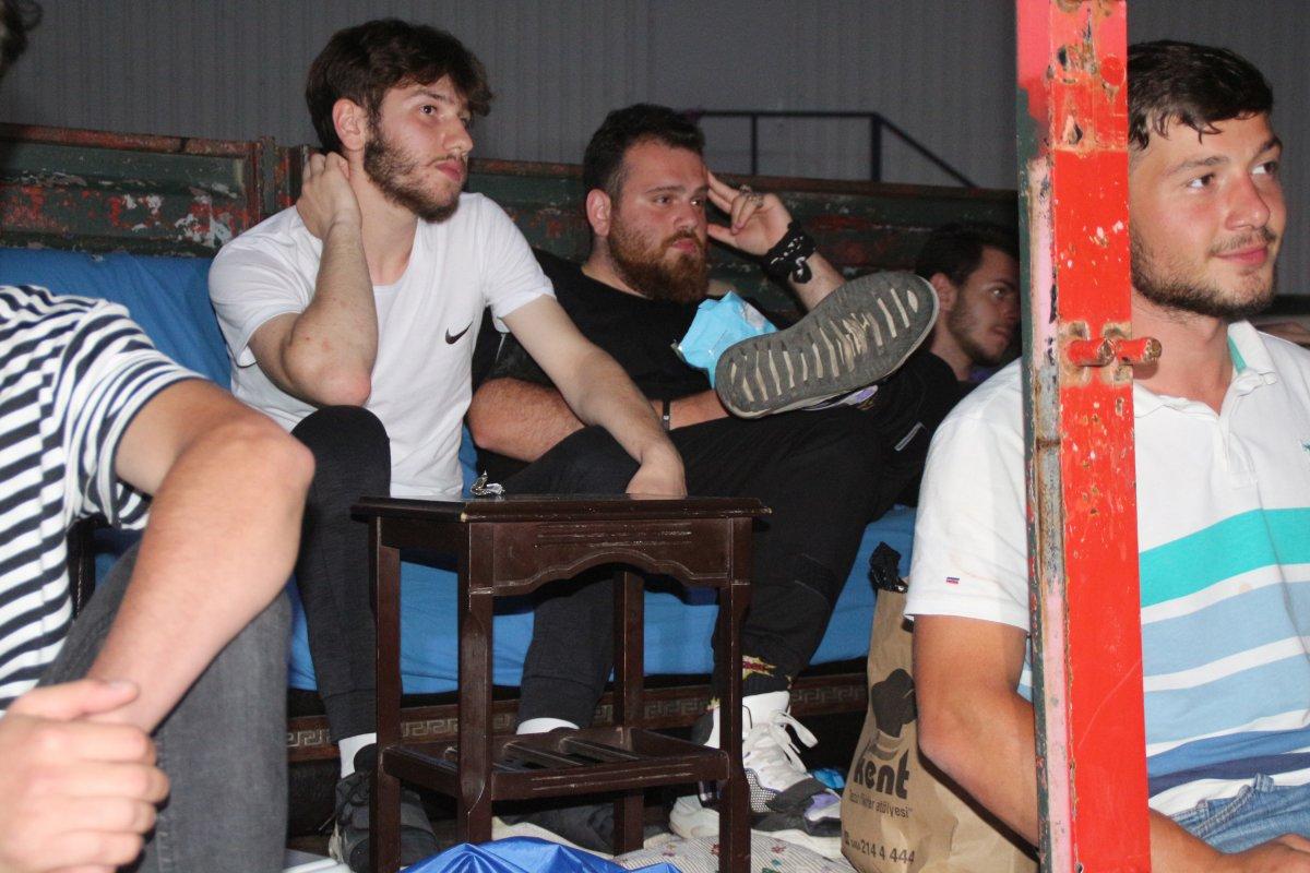 Rize’de arabalı sinema etkinliğine geniş katılım