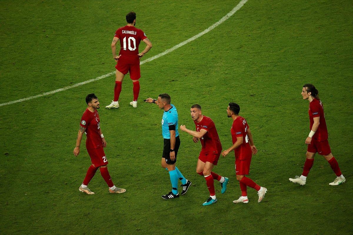 Milli oyunculardan özeleştiri: Bize güvenenleri mahcup ettik