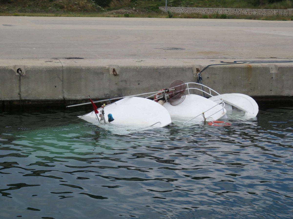 Gemi kazasında hayatını kaybeden balıkçılar toprağa verildi