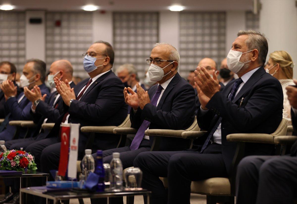 Lütfi Elvan: Aşının olumlu etkisi ekonomide ve sosyal hayatta görülecek