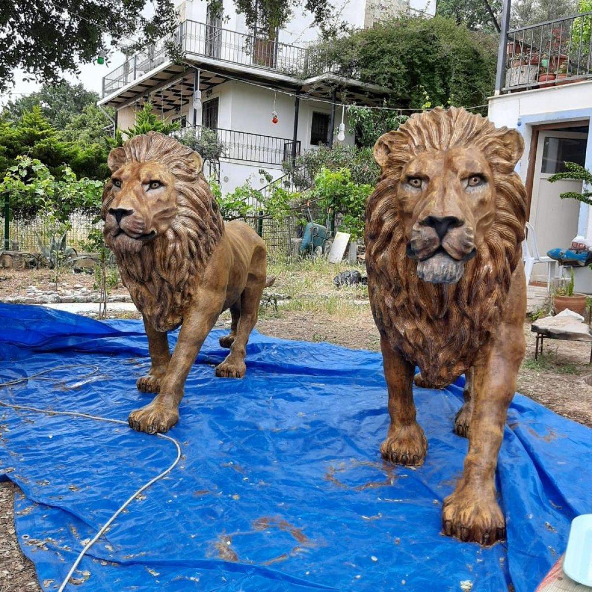 Fatih Terim evine aslan heykeli yaptırdı