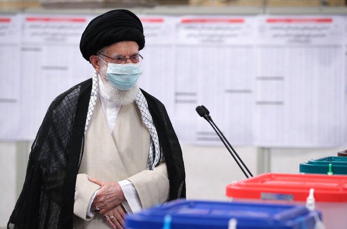 İran 13. cumhurbaşkanını seçiyor