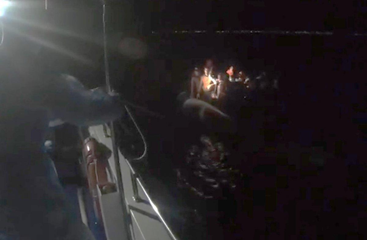 Yunanistan'ın mahsur bıraktığı düzensiz göçmenler kurtarıldı