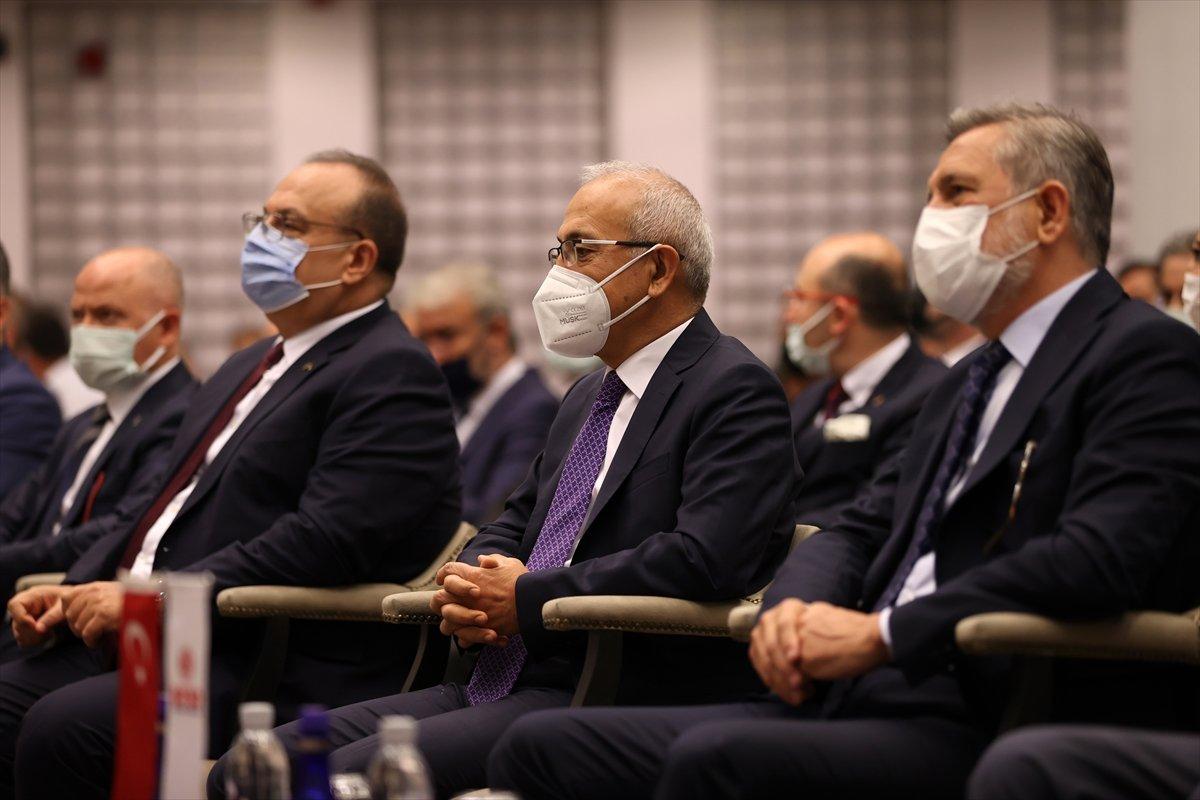 Lütfi Elvan: Aşının olumlu etkisi ekonomide ve sosyal hayatta görülecek