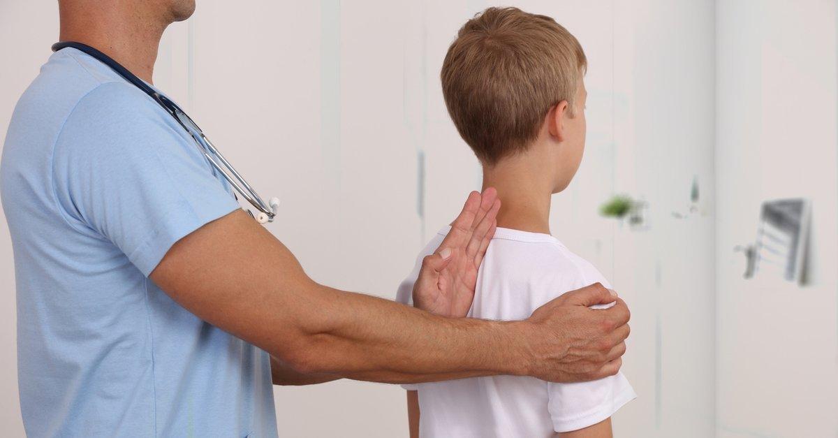 Skolyoz, çocuklarda akciğer ve kalbi etkiliyor