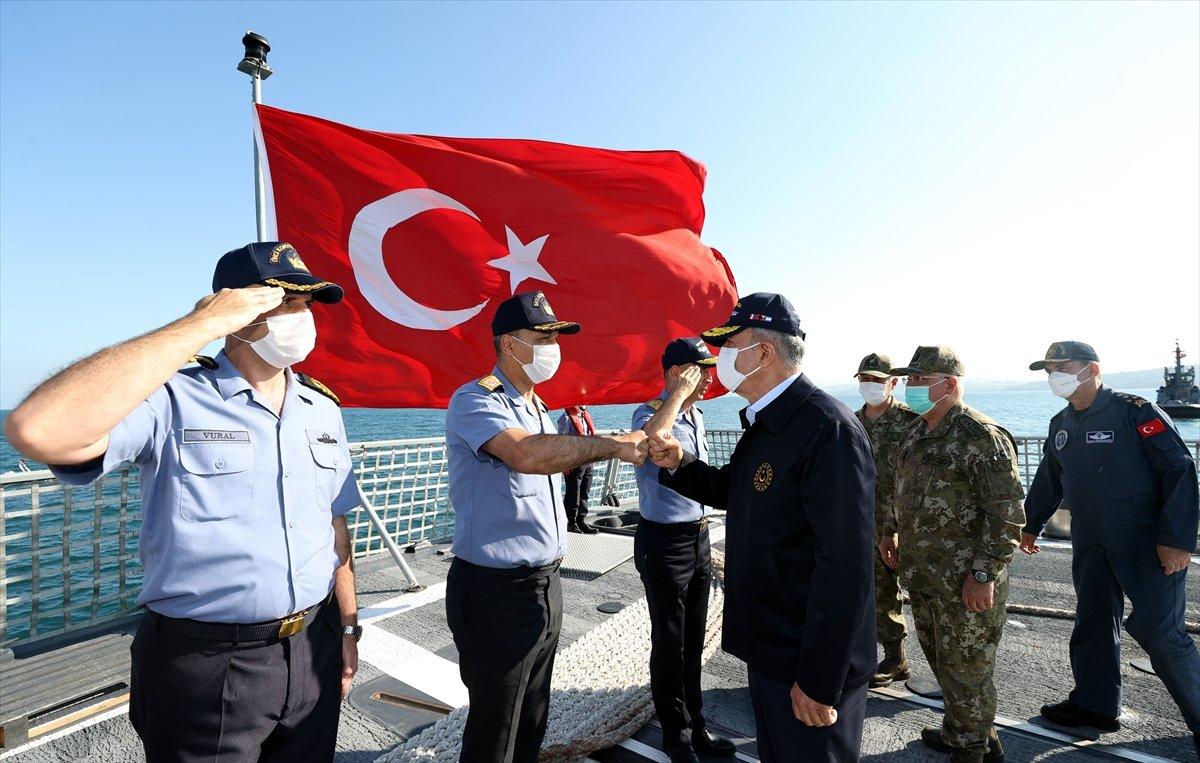 Hulusi Akar: Teröristlerin tüm inlerine girildi