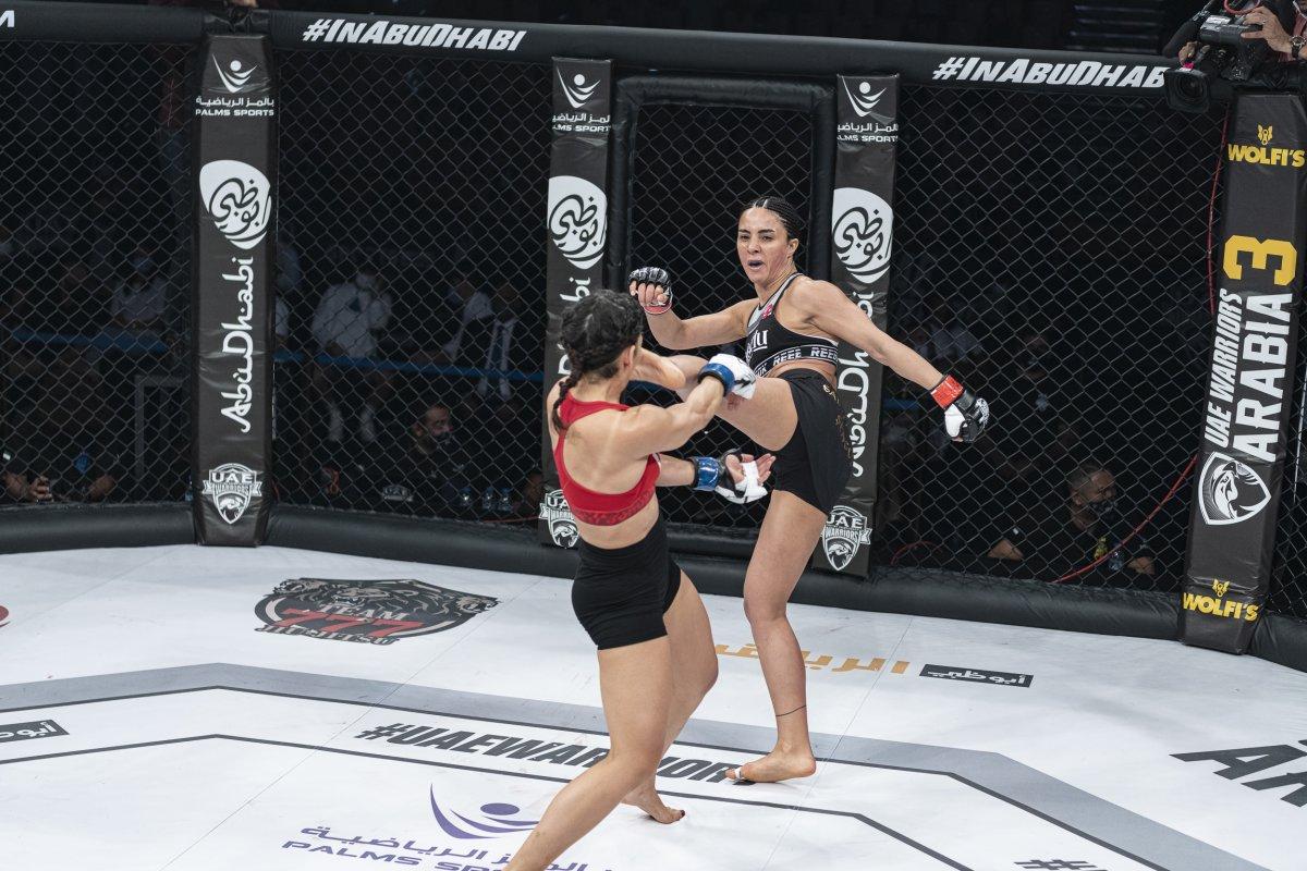 Sabriye Şengül MMA'de Ftouhi'ye karşı kazandı