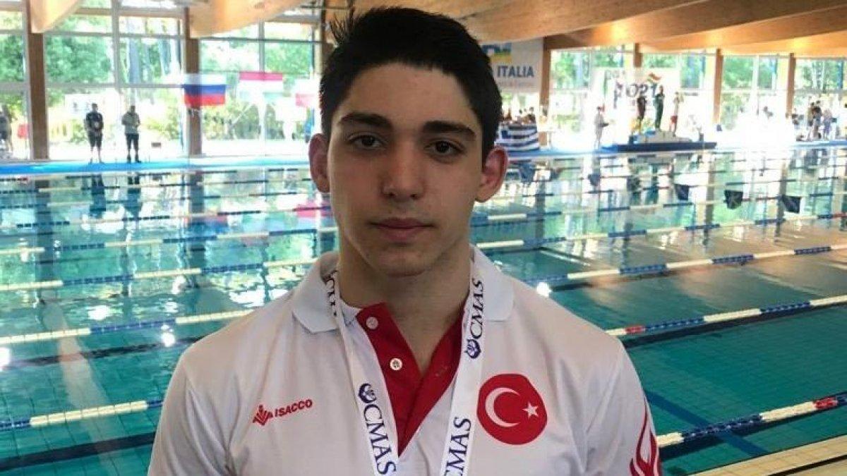 Paletli yüzmede Kaan Kahraman, dünya şampiyonu oldu