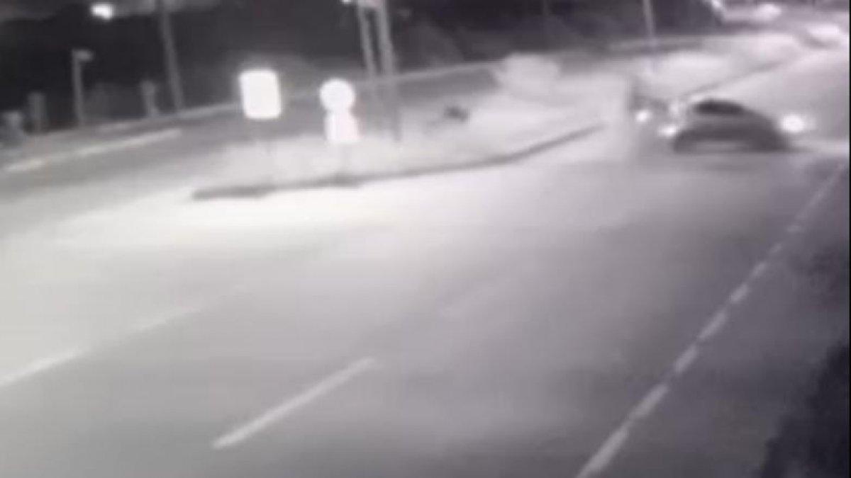 Düzce'de motosikletlinin otomobile çarptığı anlar