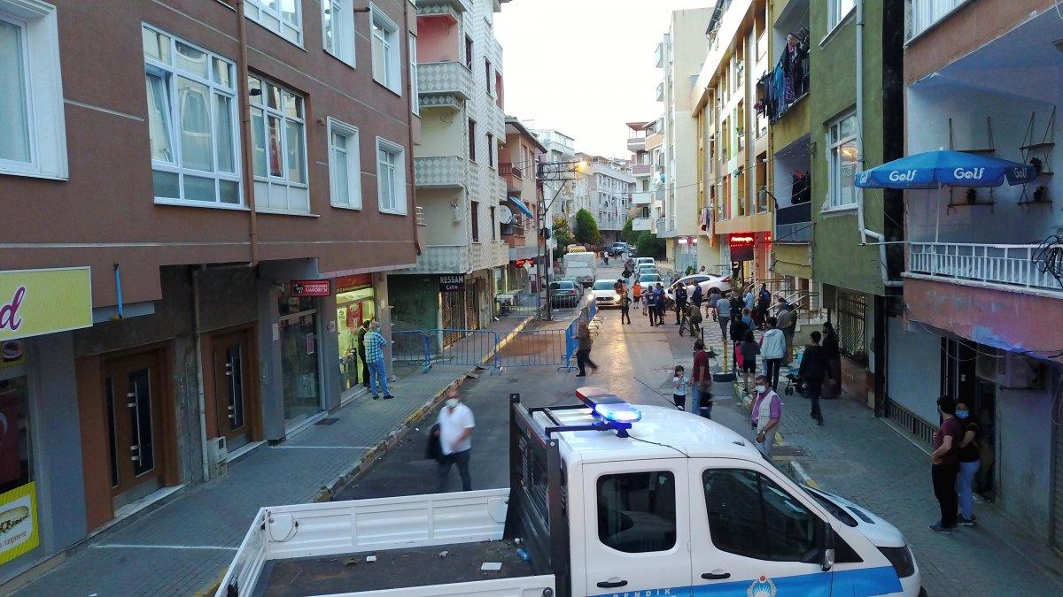 Pendik'te depremden etkilenen 4 katlı apartman tahliye edildi