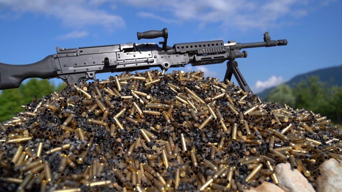 Yerli ve milli makineli tüfek 'SAR 762 MT' görücüye çıktı