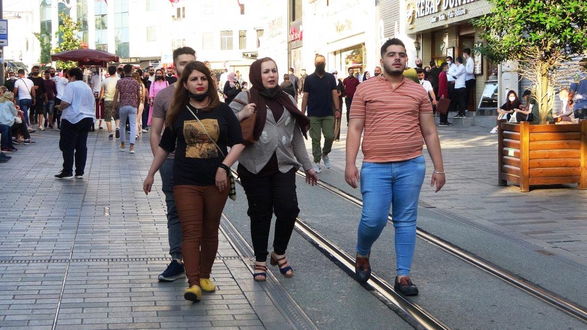 İstiklal Caddesi'nde sokağa çıkma kısıtlaması unutuldu