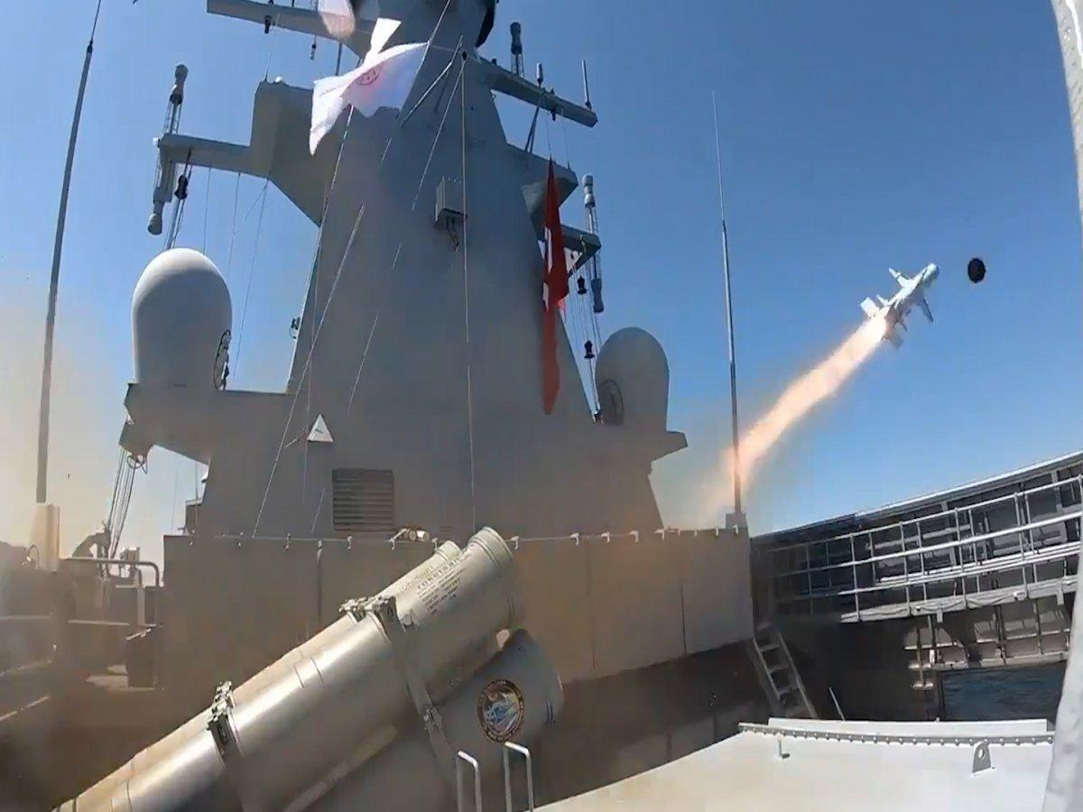 Mustafa Varank, Atmaca'nın vurduğu gemiyi paylaştı: Güçlü ve etkin