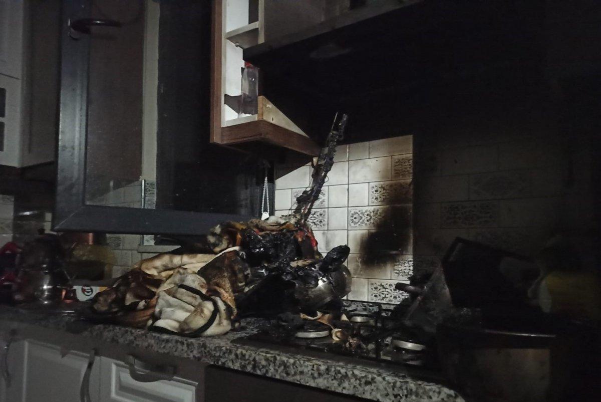 Bolu'da ocakta unutulan yağın çıkardığı yangında 3 kişi hastaneye kaldırıldı