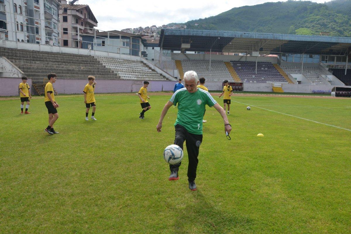 Esnafspor’un 58 yıllık antrenörü