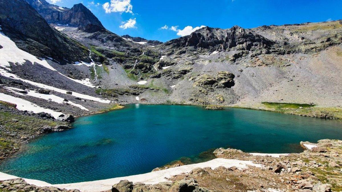 Gümüşhane Artabel Gölleri Tabiat Parkı ziyaretçi akınına uğruyor