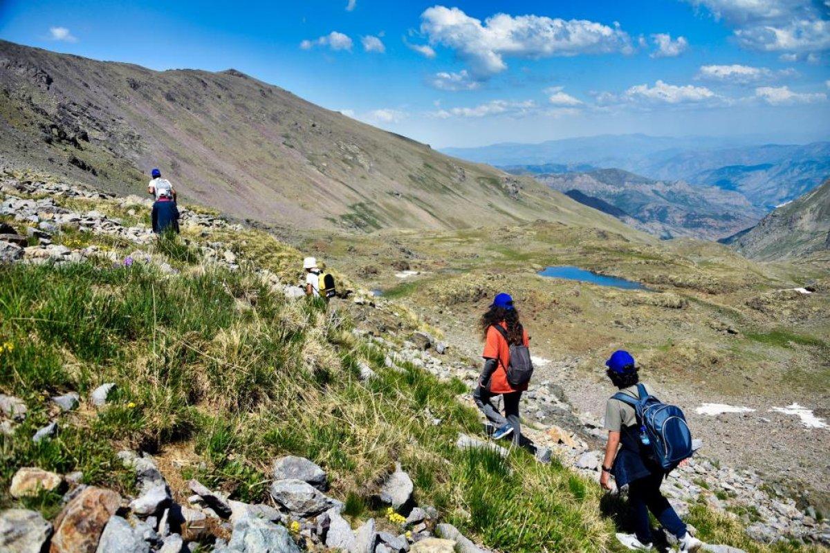 Gümüşhane Artabel Gölleri Tabiat Parkı ziyaretçi akınına uğruyor