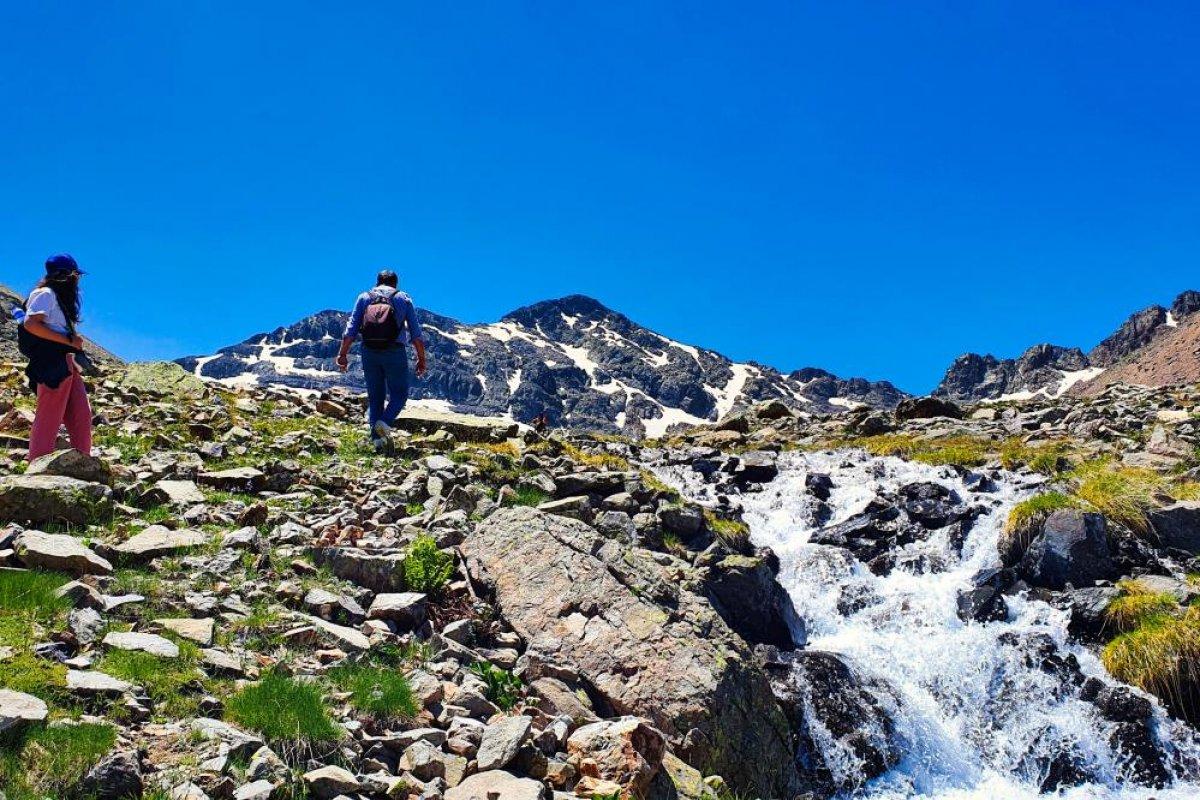 Gümüşhane Artabel Gölleri Tabiat Parkı ziyaretçi akınına uğruyor