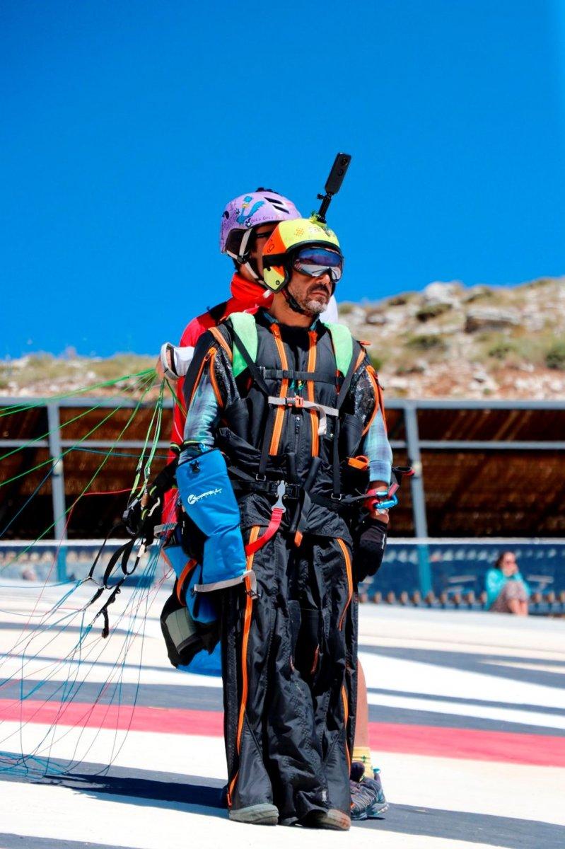 Muğla'da genel müdür işinden evine ‘uçarak’ gidiyor
