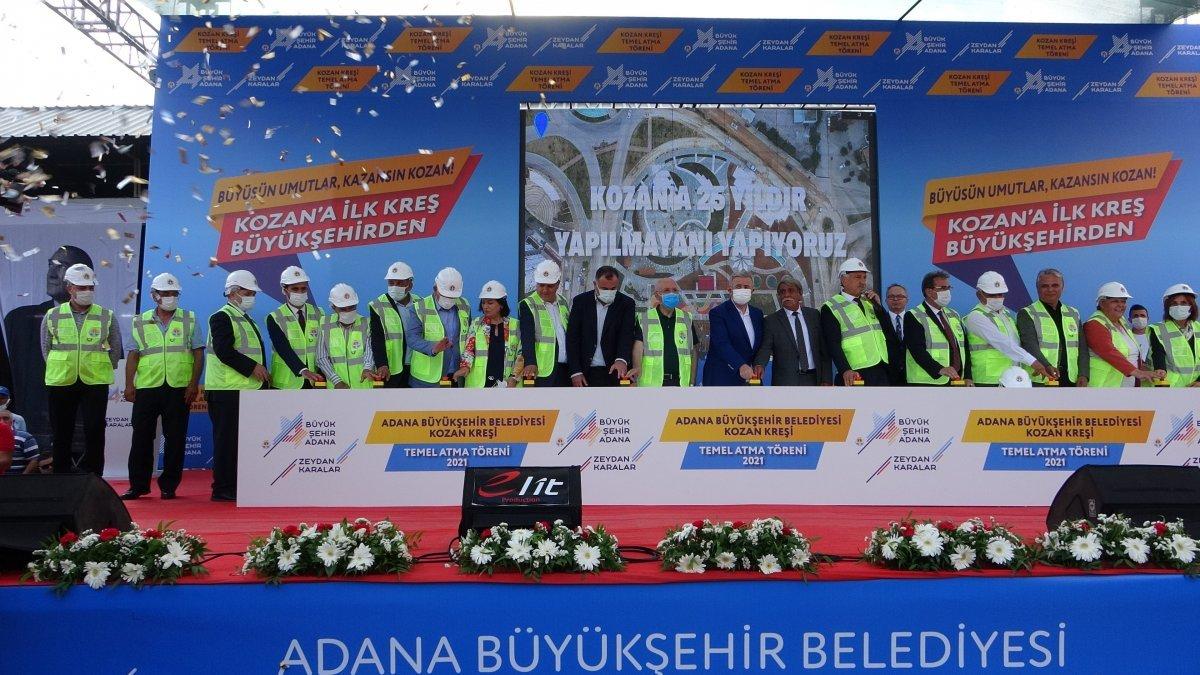 CHP'nin abartılı açılış törenleri gündemde