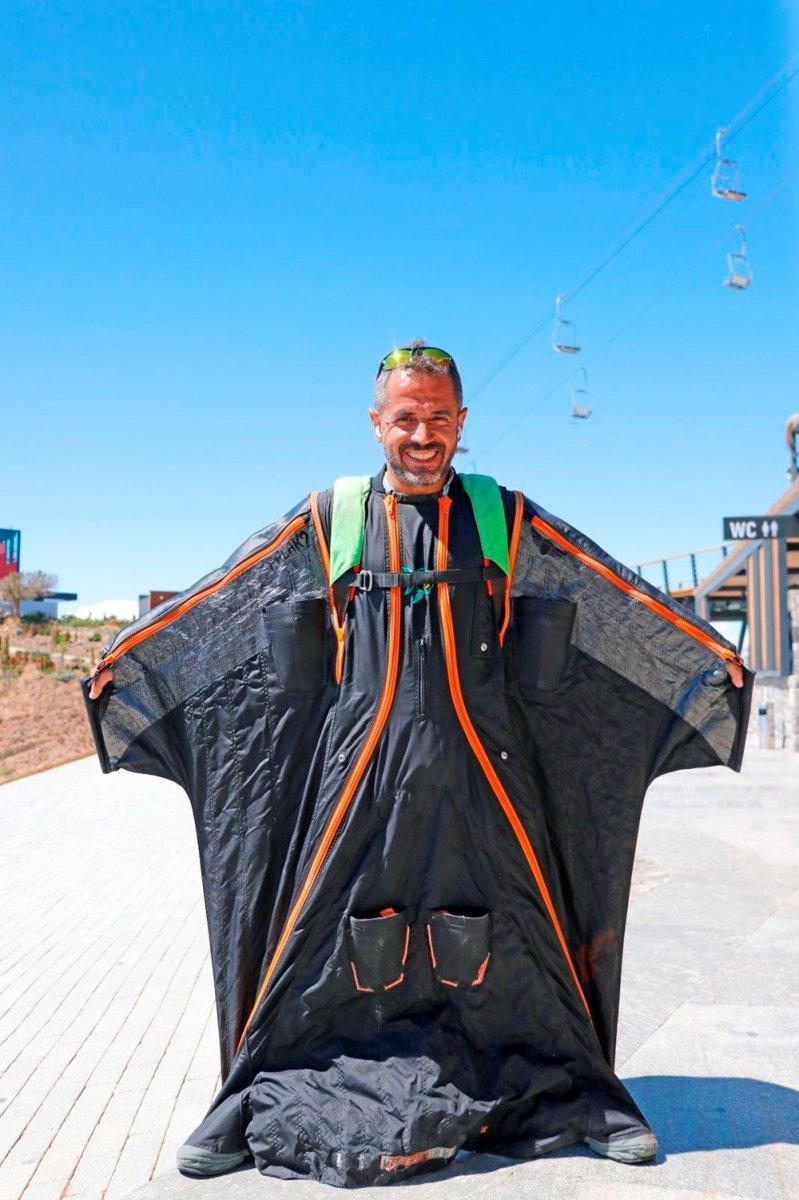 Muğla'da genel müdür işinden evine ‘uçarak’ gidiyor