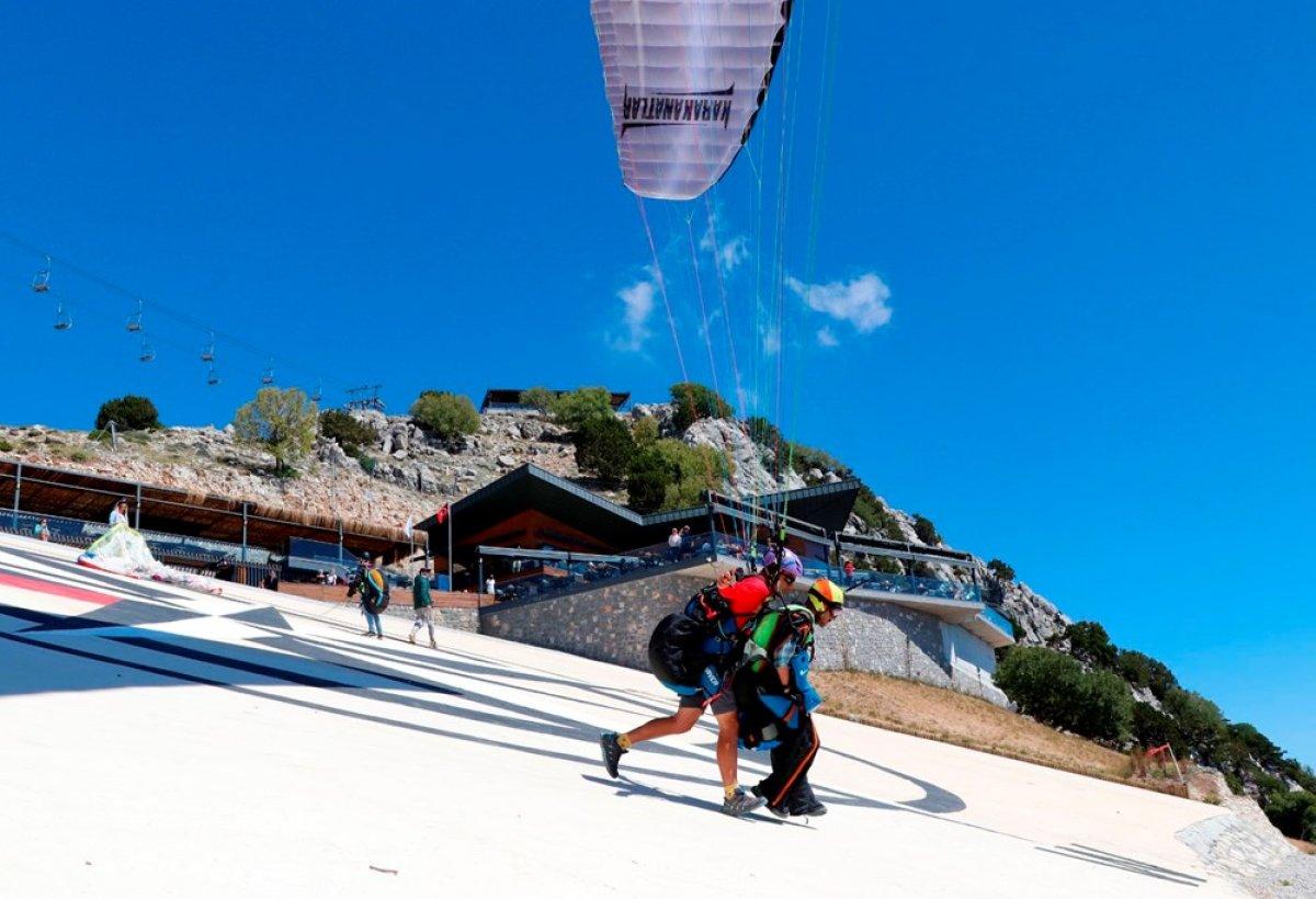 Muğla'da genel müdür işinden evine ‘uçarak’ gidiyor